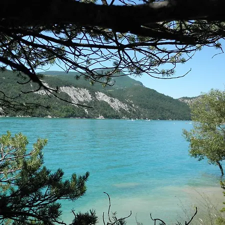 ホステル Les Terres Blanches De Méolans